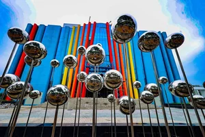 Exploring the Unique Modern Architecture of Hanoi's New Youth Theatre - image 7