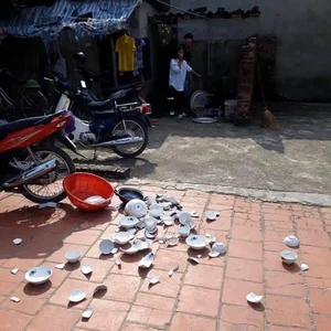 Meeting the Boyfriend's Family: A Hilarious and Relatable Kitchen Disaster - image 1