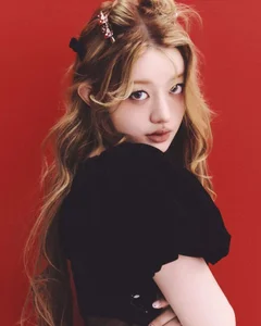 K-Pop Sensation ILLIT Captivates Fans with Mystical and Dreamy Concept Style - image 3