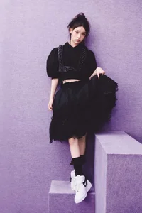 K-Pop Sensation ILLIT Captivates Fans with Mystical and Dreamy Concept Style - image 0