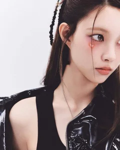 K-Pop Sensation ILLIT Captivates Fans with Mystical and Dreamy Concept Style - image 9