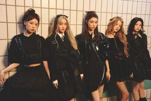 K-Pop Sensation ILLIT Captivates Fans with Mystical and Dreamy Concept Style - image 22
