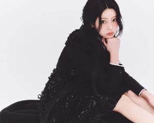 K-Pop Sensation ILLIT Captivates Fans with Mystical and Dreamy Concept Style - image 19