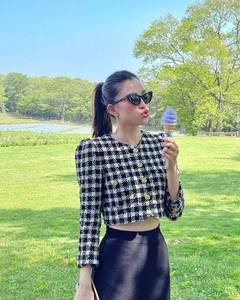 Tieu Vy Everyday Street Style: Chic Outfits Highlighting Her Tiny Waist - image 5