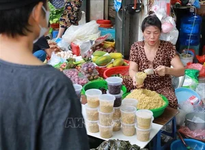 Bustling Dragon Boat Festival Market: A Celebration of Culture and Flavors - image 7