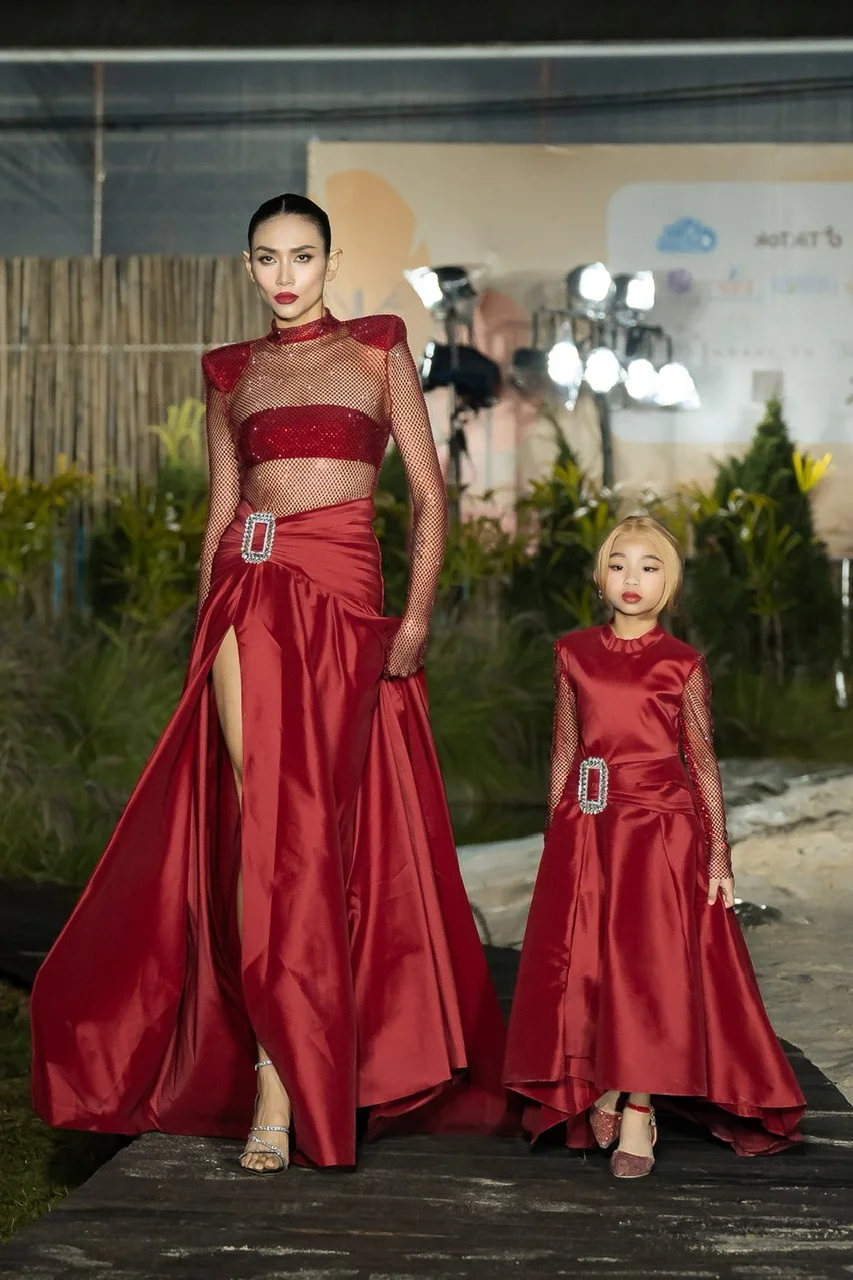 Miss Bao Ngoc and Vo Hoang Yen: A Study in Contrasting Runway Styles