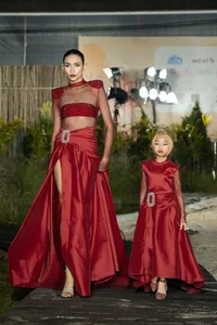 Miss Bao Ngoc and Vo Hoang Yen: A Study in Contrasting Runway Styles - image 0