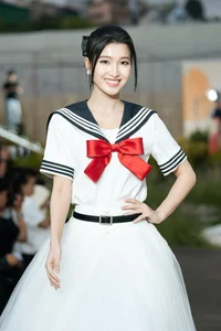 Miss Bao Ngoc and Vo Hoang Yen: A Study in Contrasting Runway Styles - image 5