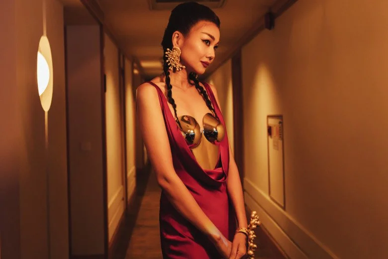 Thanh Hang and Ho Ngoc Ha Showcase Deep Friendship in Red and Black Outfits