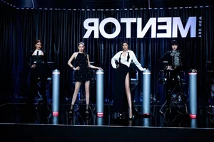 Thanh Hang and Ho Ngoc Ha Showcase Deep Friendship in Red and Black Outfits - image 11
