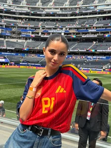 The Stunning Beauty of Lamine Yamal Girlfriend Captivates Football Fans - image 6