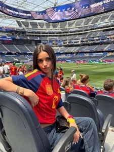 The Stunning Beauty of Lamine Yamal Girlfriend Captivates Football Fans - image 0