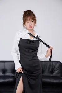 YiTuYu Art Language Vol.7578 Wen Si Er Vv: A Study in Sophistication and Visual Poise - image 3
