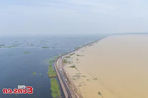 Breathtaking Water Highway: China's Most Spectacular Flooded Road - image 3