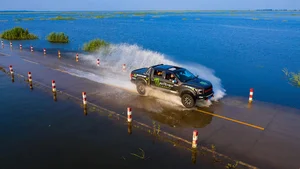 Breathtaking Water Highway: China's Most Spectacular Flooded Road - image 6