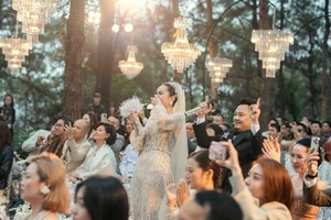 Emotional Highlights from Vu Hanh Nguyen and Nguyen Duc Cuong Wedding - image 1