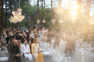Emotional Highlights from Vu Hanh Nguyen and Nguyen Duc Cuong Wedding - image 8