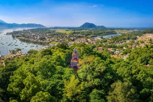 Spring Travel to Thuy Van Mountain Scenic Beauty of Hue - image 5