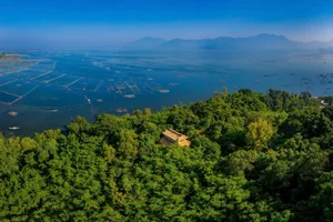 Spring Travel to Thuy Van Mountain Scenic Beauty of Hue - image 2