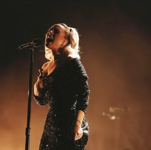 British Superstar Adele Stuns in a Gorgeous Gown by Renowned Vietnamese Designer Cong Tri - image 8