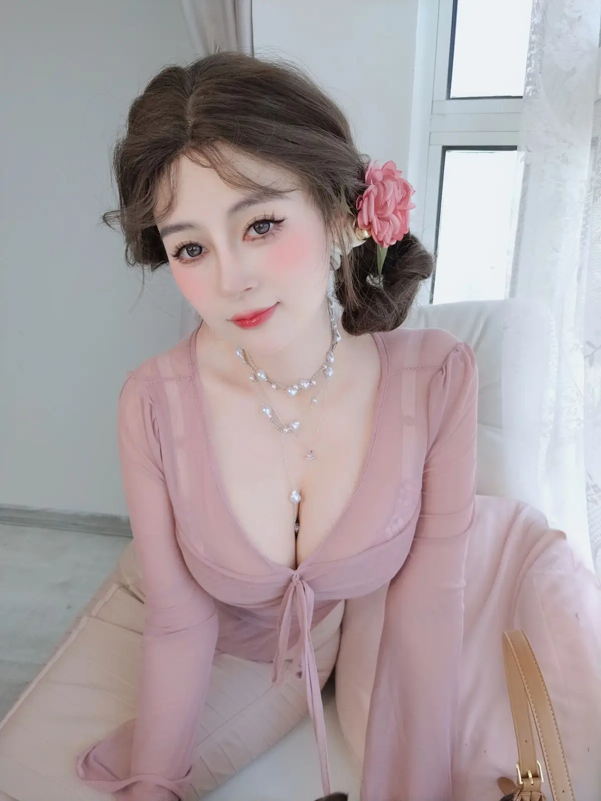 Coser Bai Yin 81 Part02: Captivating Beauty in Flowing Pink Attire