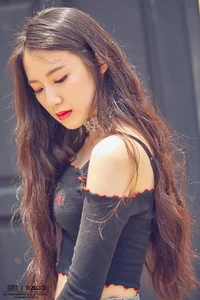 Top K-Pop Female Idols Born in the Year of the Dragon - image 10