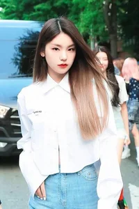 Top K-Pop Female Idols Born in the Year of the Dragon - image 4