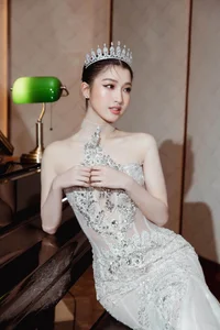 Nguyen Phuong Nhi Gallery: Elegant and Pure Style Portraits - image 4