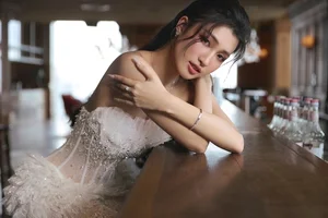 Nguyen Phuong Nhi Gallery: Elegant and Pure Style Portraits - image 11