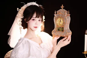 Guan Ning Shines in YiTuYu Art Language Vol.5850: A Fusion of Style and Sophistication - image 4