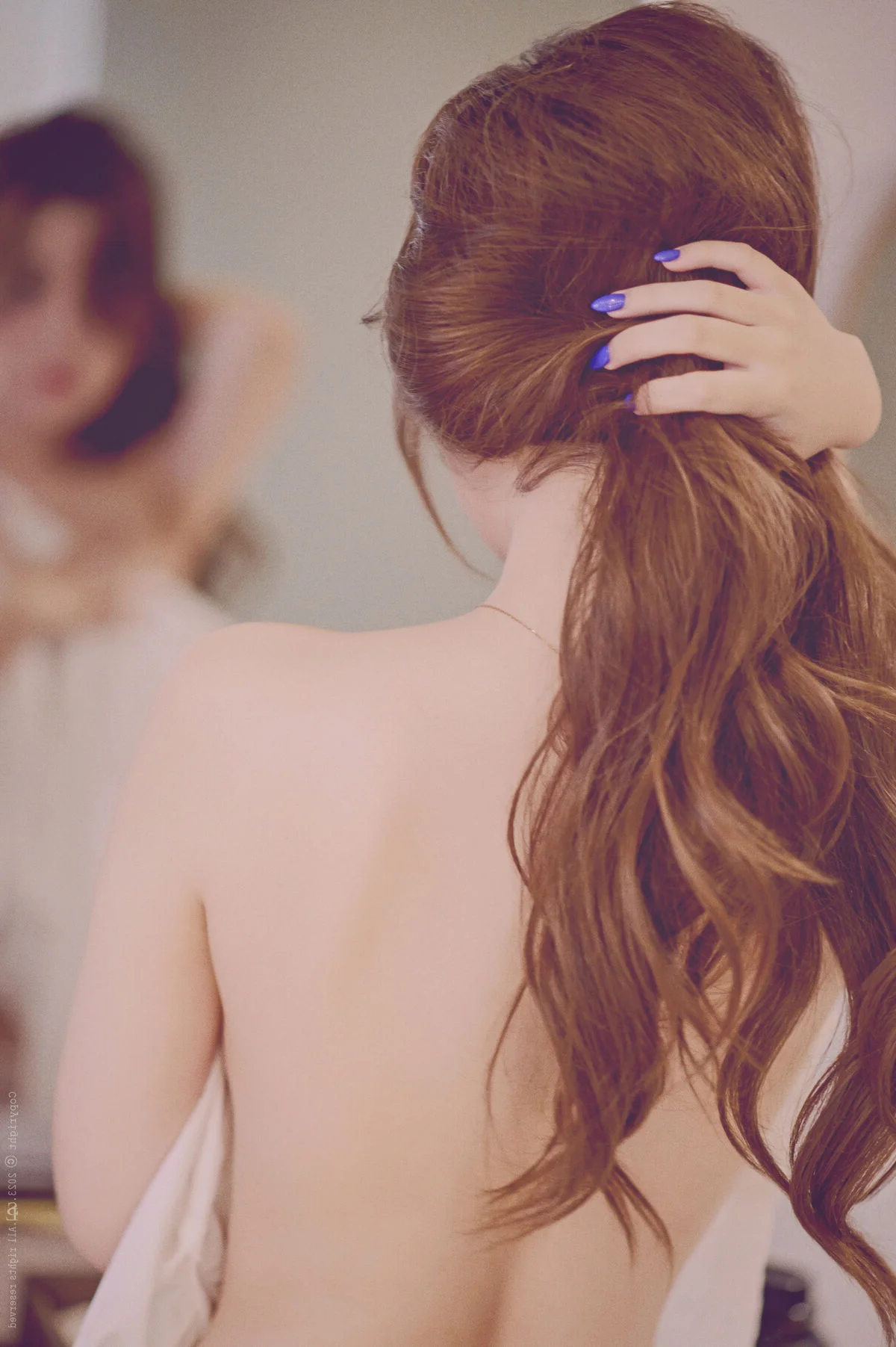 Elegant Back Profile Portraiture: Model Yuna in the SaintPhotoLife Sexy Back Collection – 68 High-Resolution Aesthetic Fashion and Lifestyle Images