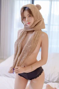 Elegant Back Profile Portraiture: Model Yuna in the SaintPhotoLife Sexy Back Collection – 68 High-Resolution Aesthetic Fashion and Lifestyle Images - image 10