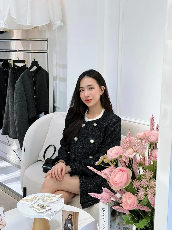 Joyce Pham Shines in Stunning Designer Dress: Exploring the High-Fashion Style of Minh Nhua’s Daughter