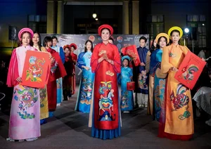 Designer Ngoc Han Revives Ancient Kim Hoang Folk Paintings Through Elegant Ao Dai Collection - image 0