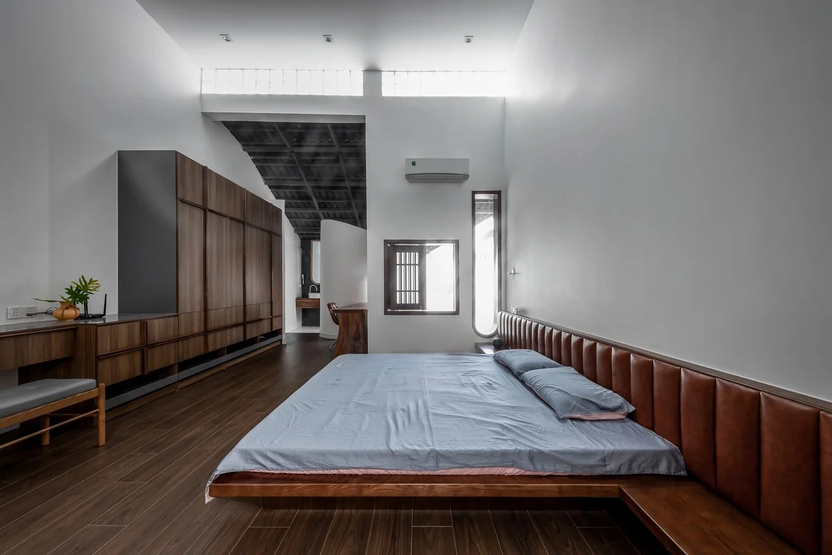 Modern Home Design: How 3 Skylights Create a Resort-Like Atmosphere