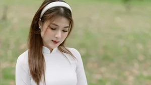 Capturing Elegance: The Pure and Timeless Beauty of Vietnamese Women - image 51
