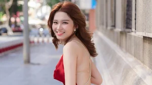 Capturing Elegance: The Pure and Timeless Beauty of Vietnamese Women - image 56