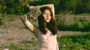 Capturing Elegance: The Pure and Timeless Beauty of Vietnamese Women - image 5