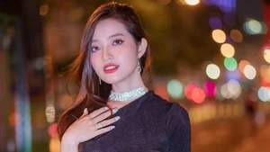 Capturing Elegance: The Pure and Timeless Beauty of Vietnamese Women - image 19