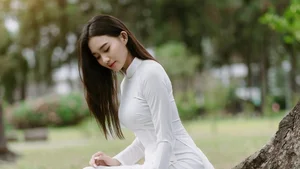 Capturing Elegance: The Pure and Timeless Beauty of Vietnamese Women - image 8
