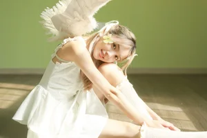 YiTuYu Art Language Vol 9490 Presents a Mesmerizing Portrait Series of Xi Xi - image 5