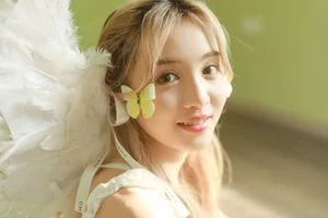 YiTuYu Art Language Vol 9490 Presents a Mesmerizing Portrait Series of Xi Xi - image 22