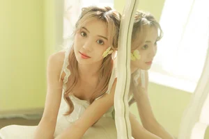 YiTuYu Art Language Vol 9490 Presents a Mesmerizing Portrait Series of Xi Xi - image 11