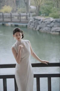 Traditional Aesthetics in the Rain: [Yituyu] Rainy Garden Visit Han - image 5