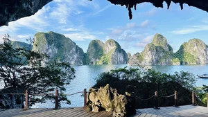 Ha Long Bay Travel Guide 2024: Complete Review and Insider Tips - image 2