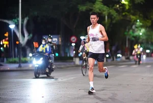Hua Thuan Long Triumphs at VnExpress Marathon Hai Phong - image 2