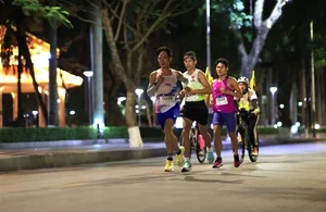 Hua Thuan Long Triumphs at VnExpress Marathon Hai Phong - image 7