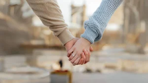 Cute and Romantic Couple Wallpapers: Beautiful Love Backgrounds for Your Phone - image 26