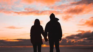 Cute and Romantic Couple Wallpapers: Beautiful Love Backgrounds for Your Phone - image 0