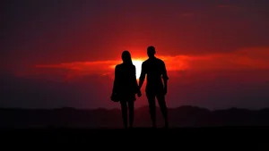 Cute and Romantic Couple Wallpapers: Beautiful Love Backgrounds for Your Phone - image 35